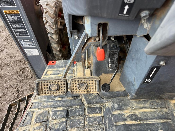 2017-kubota-l47-image-33