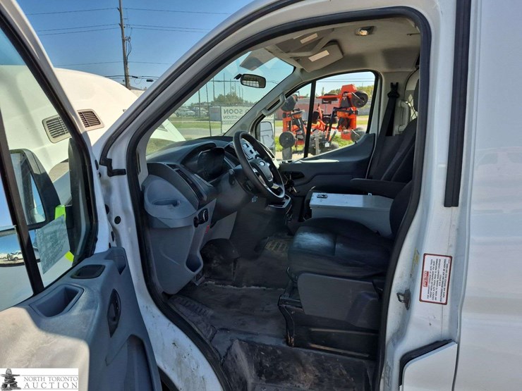 2015-ford-transit-image-10