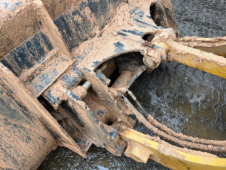 2018-caterpillar-908m-image-11