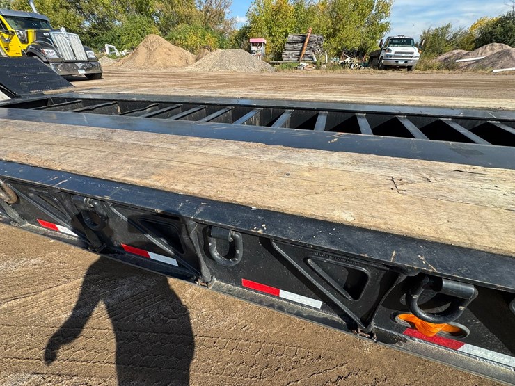 2022-globe-lowboy-image-24