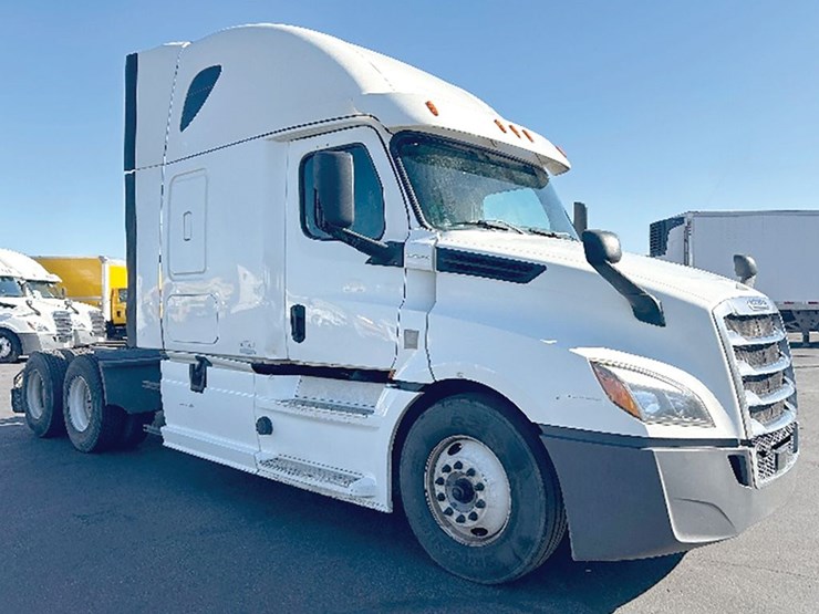 2020-freightliner-cascadia-126-image-1