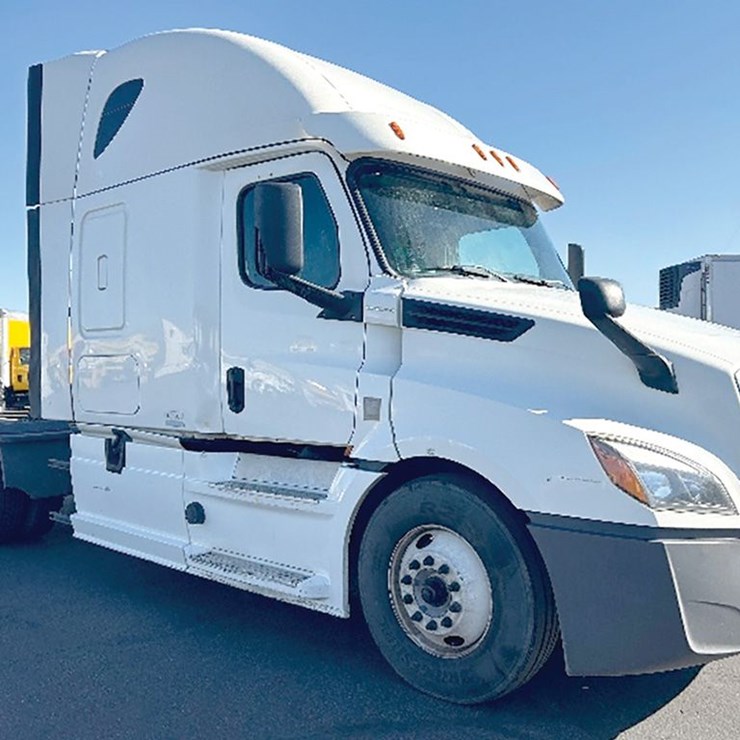 2020 FREIGHTLINER CASCADIA 126