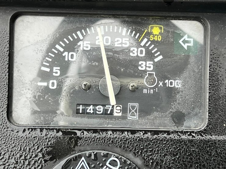 john-deere-2210-image-24