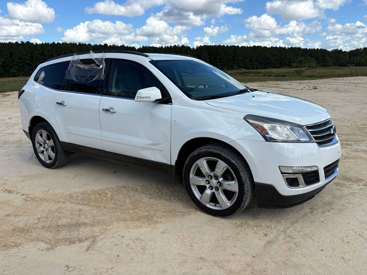 2017-chevrolet-traverse-image-4