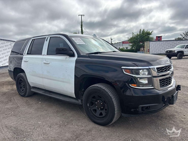 2015-chevrolet-tahoe-image-2