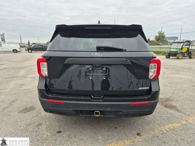2021-ford-explorer-image-6