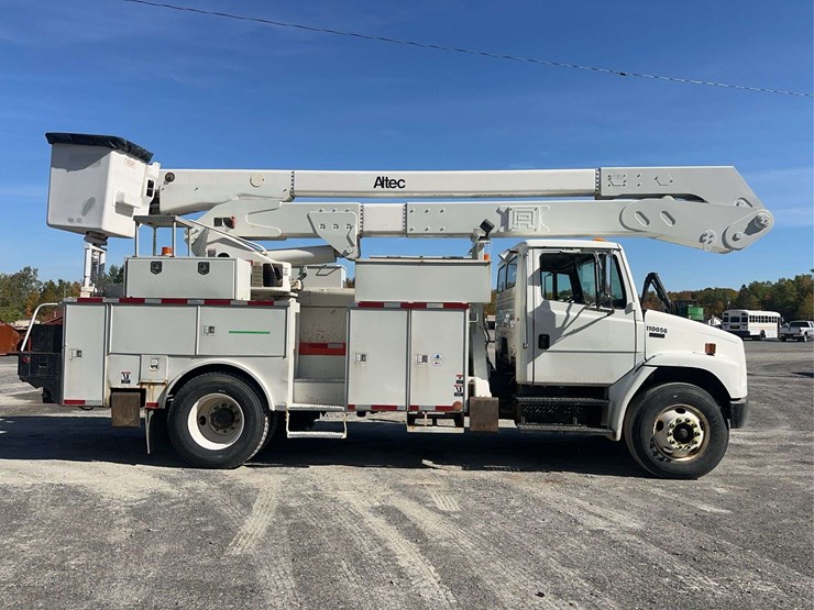 2002-freightliner-fl70-image-4