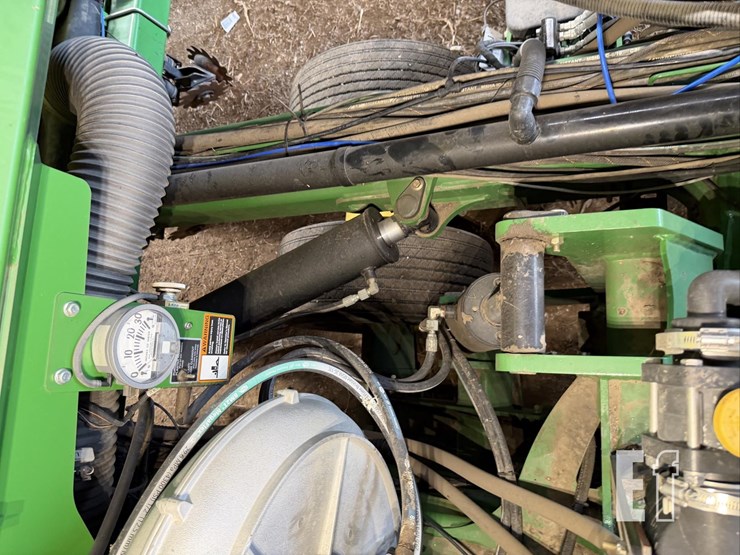2013-john-deere-db60-image-63