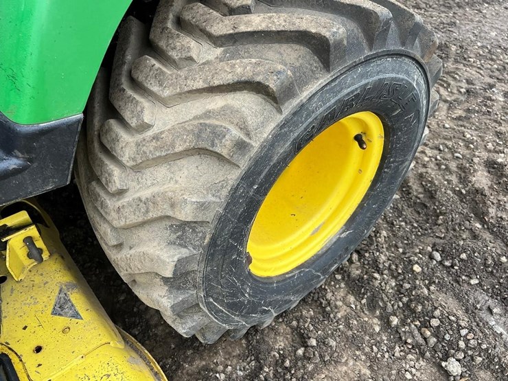 john-deere-2210-image-16