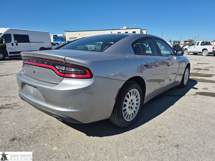 2016-dodge-charger-image-5
