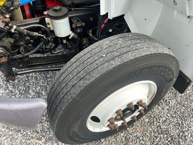 2019-international-durastar-4300-image-26