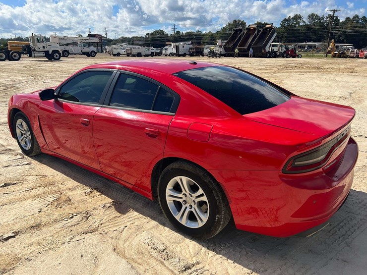 2017-dodge-charger-4-door-sedan-(224,247-miles)-image-2