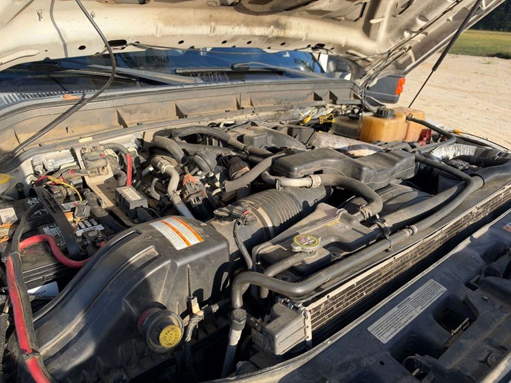 2012-ford-f550-image-8