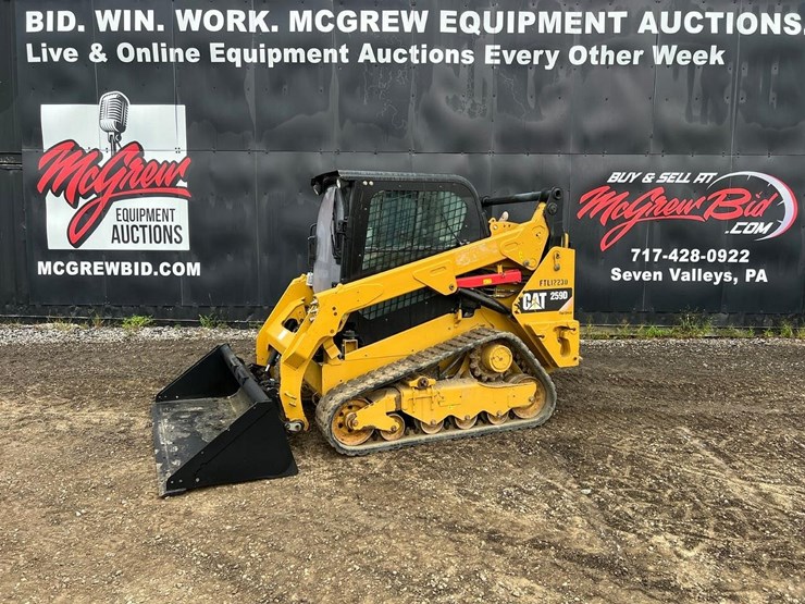2017-caterpillar-259d-image-1
