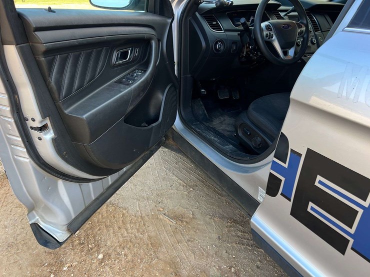 2016-ford-taurus-police-interceptor-sedan-(82,733-miles)-image-9