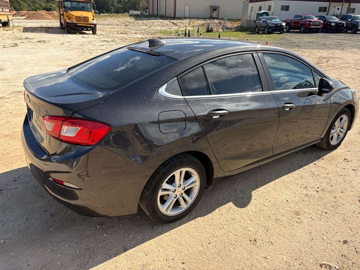 2017-chevrolet-cruz-4-door-sedan-(140,649-miles)-image-3