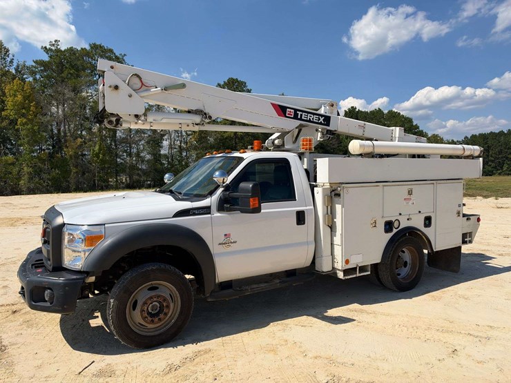 2014-ford-f550-image-1