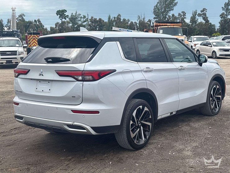2023-mitsubishi-outlander-image-3