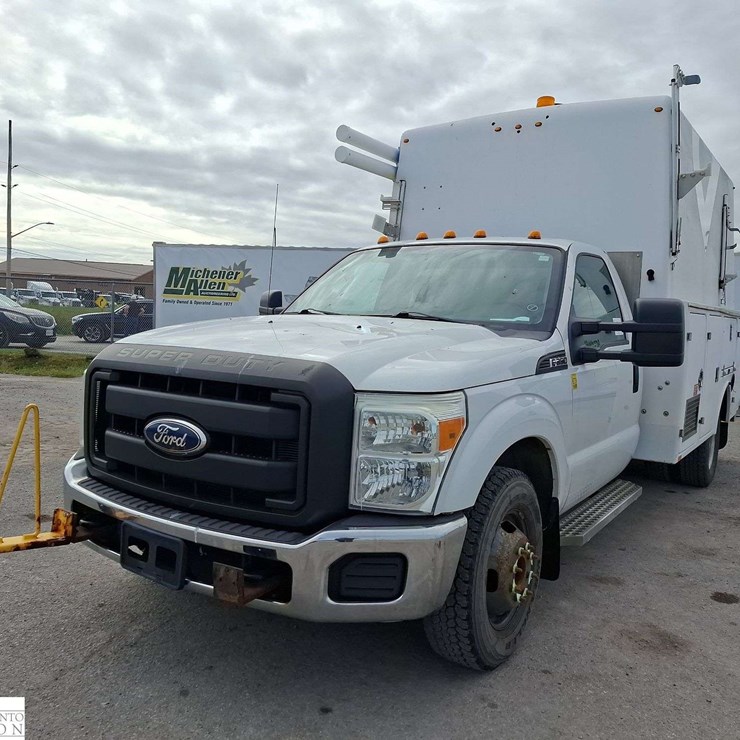 2011 FORD F350
