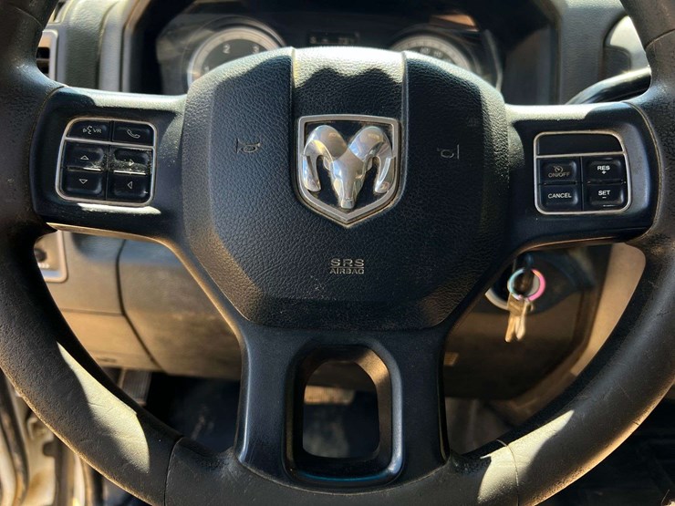 2015-dodge-3500-image-15