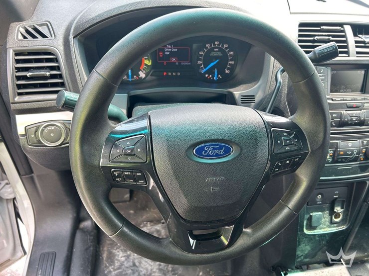 2016-ford-explorer-image-13