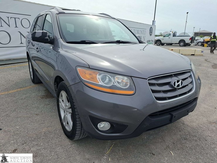 2010-hyundai-santa-fe-image-3