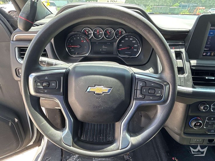 2022-chevrolet-tahoe-image-12