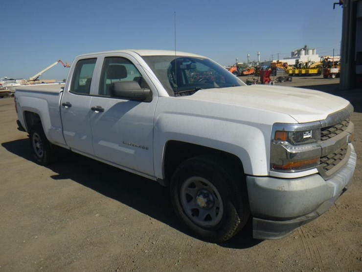 2017-chevrolet-1500-image-2