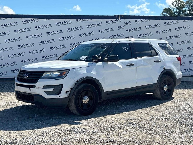 2016-ford-explorer-image-1