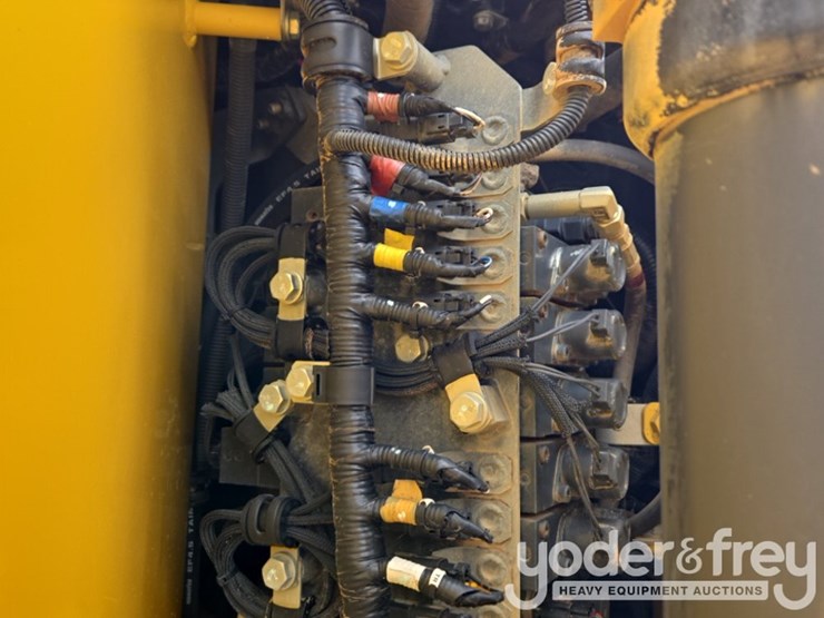 2024-komatsu-d71pxi-24-image-35
