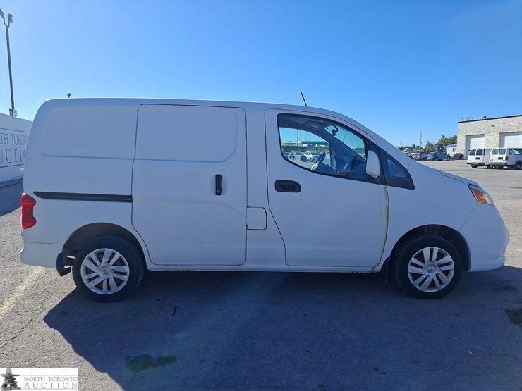 2017-nissan-nv200-image-4