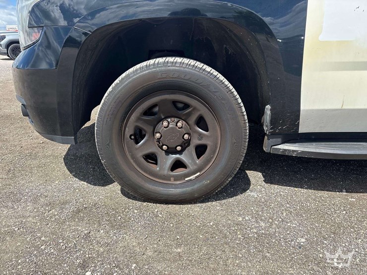 2018-chevrolet-tahoe-image-23