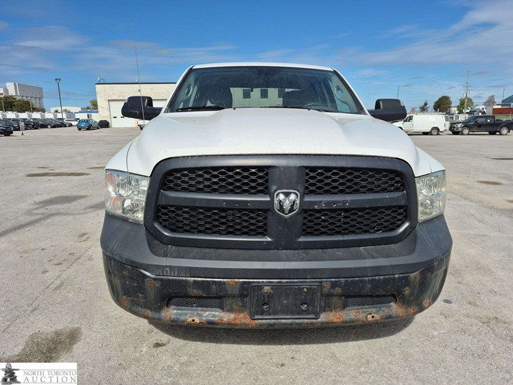 2015-dodge-1500-image-2