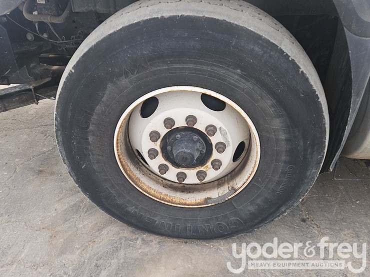 2012-vactor-2100-image-13