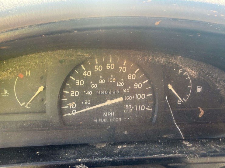 2002-toyota-tacoma-image-19