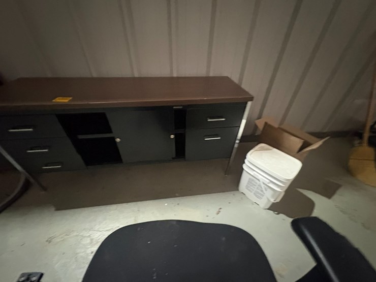 #42121-•-lot-of-desk,-chair-&-table-image-5