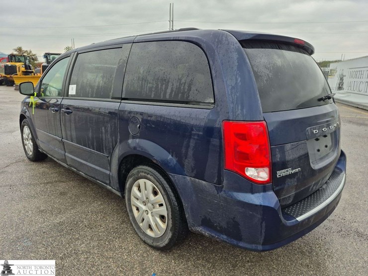 2017-dodge-grand-caravan-sxt-image-7