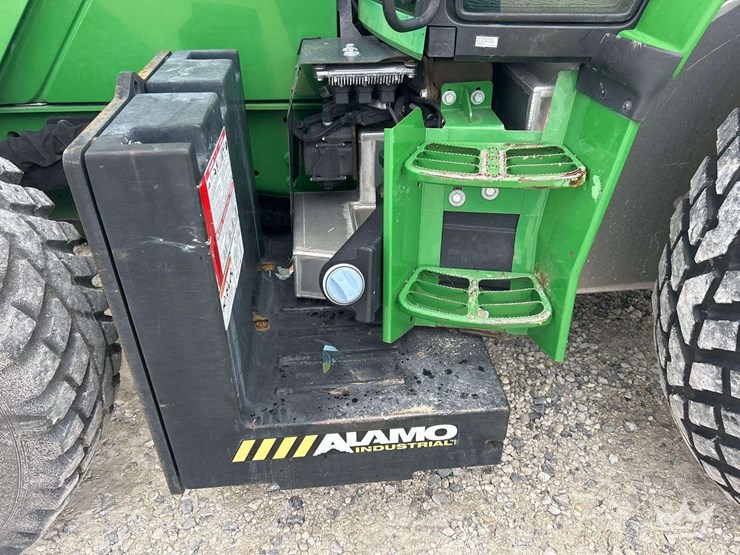john-deere-6145m-image-16