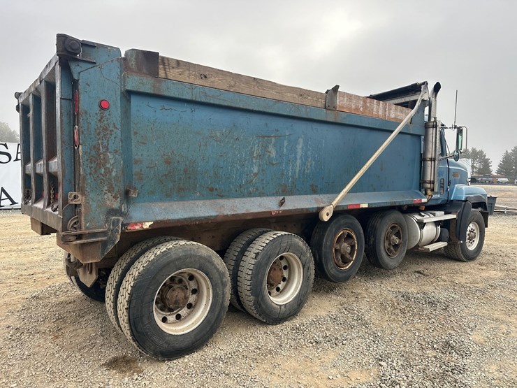 1994-mack-cl713-image-5