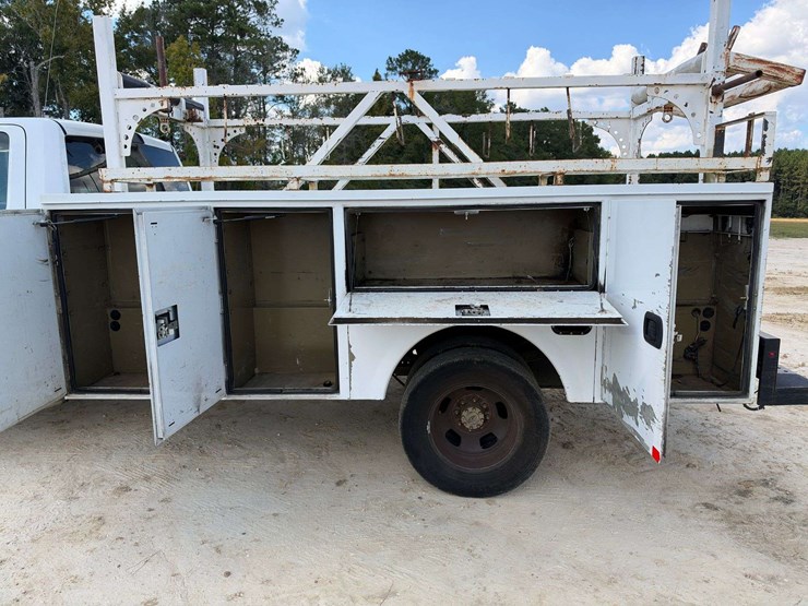 2017-dodge-3500-image-14