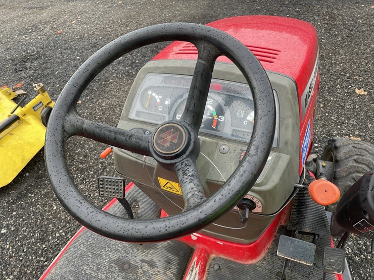 massey-ferguson-gc2400-image-6