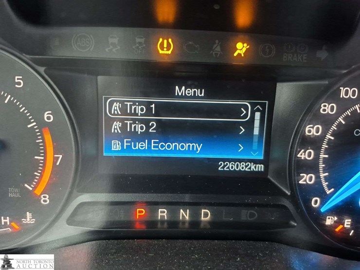 2019-ford-explorer-image-18
