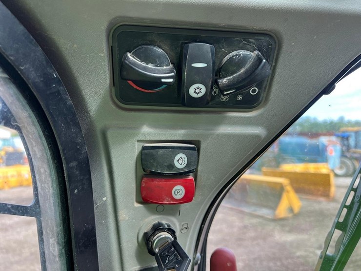 2014-caterpillar-289d-image-22