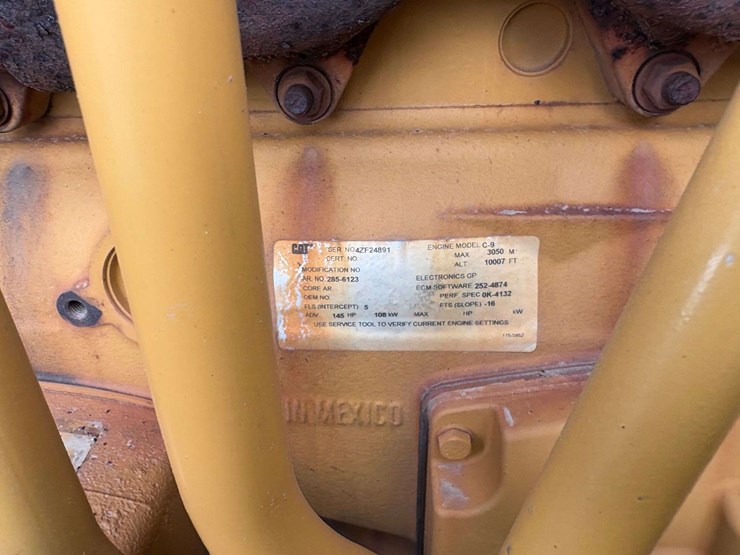 2001-caterpillar-12h-image-43