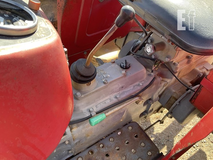 massey-ferguson-220-image-6