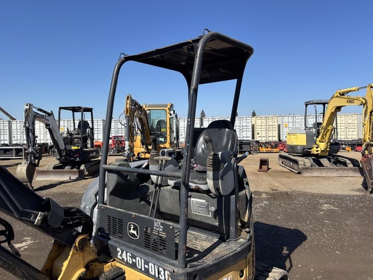 deere-27d-image-23