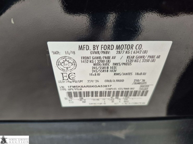 2019-ford-explorer-image-16