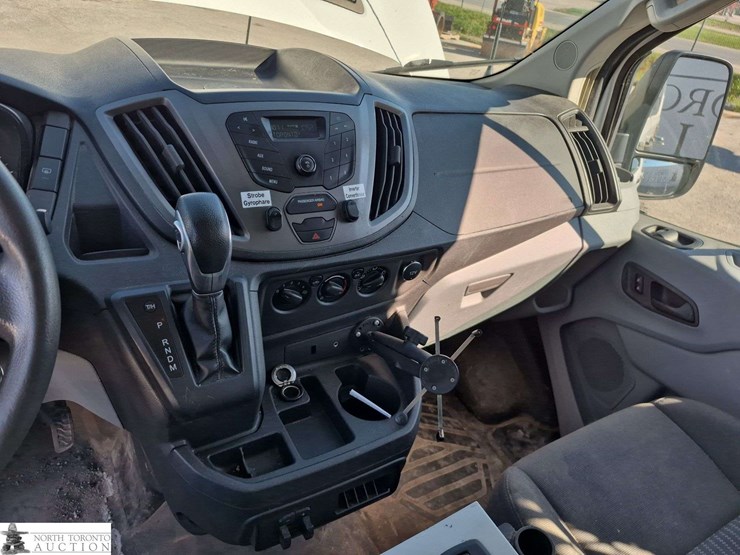 2015-ford-transit-image-12