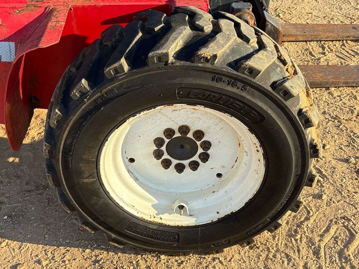 2004-moffett-m5500-image-23