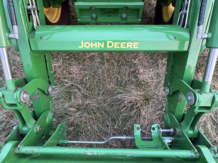 2018-john-deere-5125r-image-32